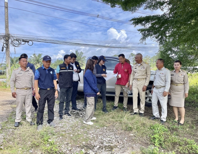 ลงพื้นที่ตรวจสถานที่ขออนุญาตปลูกสร้างสิ่งล่วงล้ำลำน้ำ (เขื่อนป้องกันตลิ่ง) บริเวณริมฝั่งคลองมอง