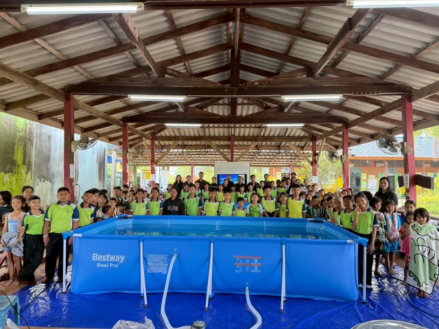 อบต.นาขา ร่วมพิธีเปิดโครงการฝึกทักษะการลอยตัว ต่อยอดสู่การว่ายน้ำ ณ โรงเรียนบ้านหนองปลา