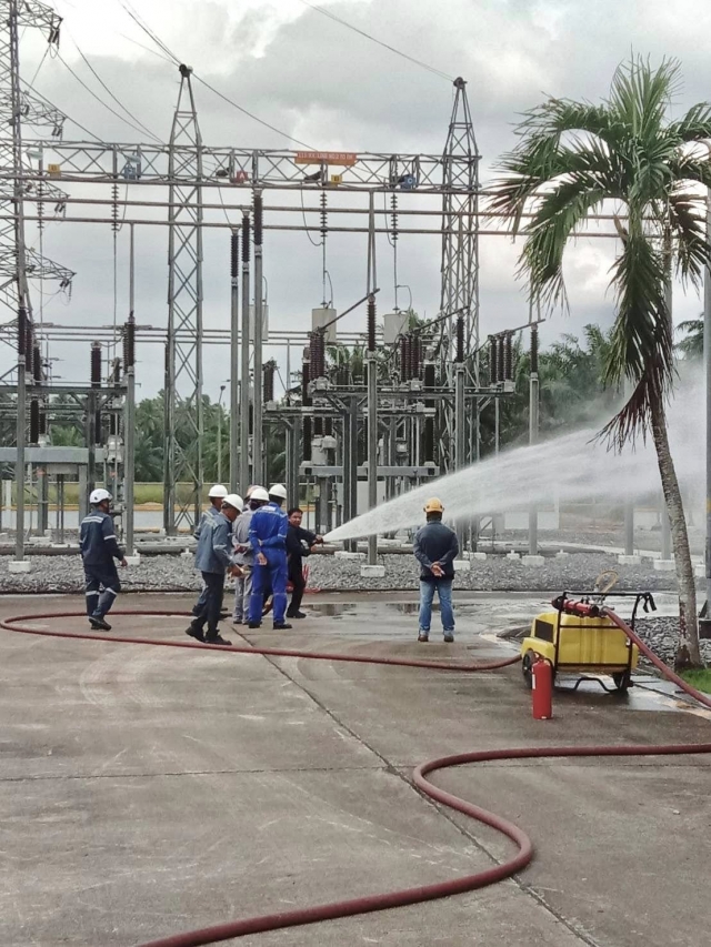 อบต.นาขา ร่วมฝึกซ้อมดับเพลิงและอพยพหนีไฟ ประจำปี 2568