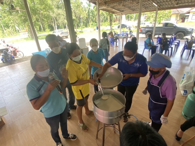 โครงการอบรมส่งเสริมอาชีพแก่ผู้สูงอายุและผู้ด้อยโอกาส ประจำปี 2565 