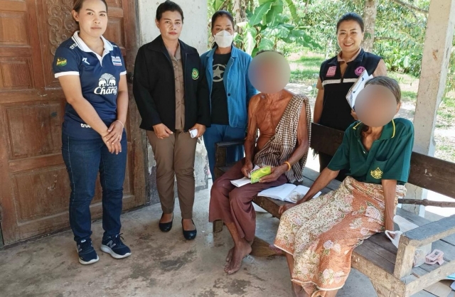 อบต.นาขา เยี่ยมบ้านและตรวจสอบข้อเท็จจริงผู้ประสบปัญหาทางสังคม หมู่ที่ 1, 2, 5 และ 9