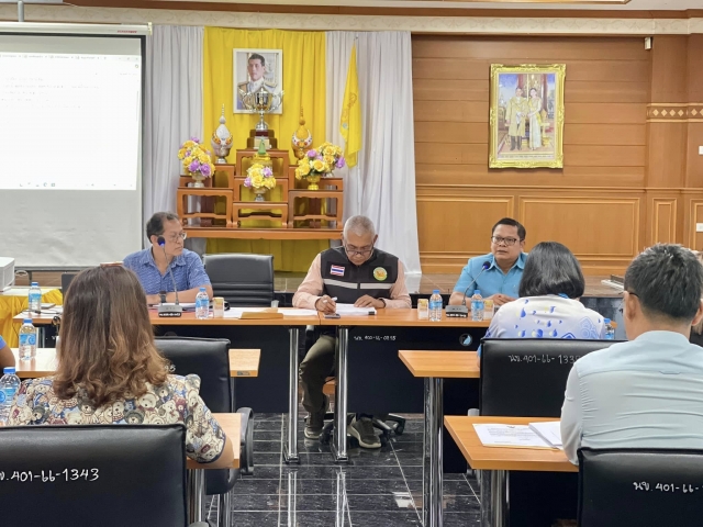 สำนักงานพลังงานจังหวัดชุมพร ประชุมโครงการงานก่อสร้างพร้อมติดตั้งระบบสูบน้ำพลังงานแสงอาทิตย์