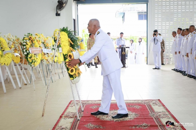 13 ตุลาคม พิธีวางพวงมาลา เนื่องในวันนวมินทรมหาราช