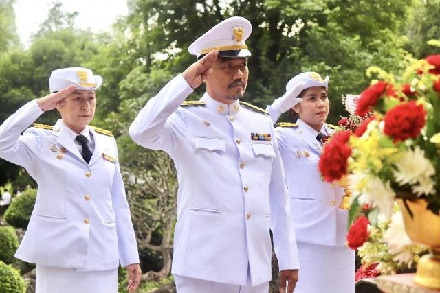 อบต.นาขา ร่วมพิธีน้อมรำลึกถึงสมเด็จฯย่า 
